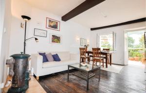 Amazing Home In Ceret With Wifi