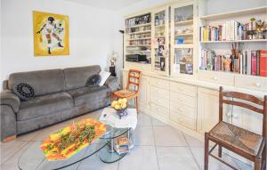Maisons de vacances Beautiful Home In Avignon With Wifi, Private Swimming Pool And Outdoor Swimming Pool : photos des chambres