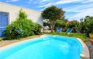 Maisons de vacances Beautiful Home In Avignon With Wifi, Private Swimming Pool And Outdoor Swimming Pool : photos des chambres