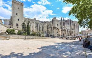 Maisons de vacances Beautiful Home In Avignon With Wifi, Private Swimming Pool And Outdoor Swimming Pool : photos des chambres