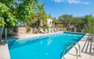 Maisons de vacances Amazing Home In Spracdes With 3 Bedrooms, Private Swimming Pool And Outdoor Swimming Pool : photos des chambres