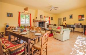 Maisons de vacances Lovely Home In Spracdes With Wifi : photos des chambres