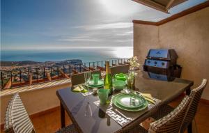 Nice Apartment In Cumbre Del Sol With Wifi