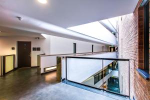 Yugo Explore - Broadstone Hall