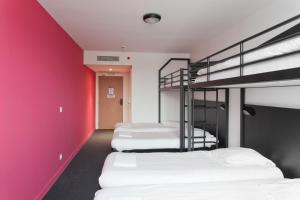 Hotels Residence Internationale De Paris : Chambre Familiale avec Salle de Bains Privative