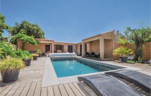 Maisons de vacances Nice home in Narbonne with 4 Bedrooms, Internet and Outdoor swimming pool : photos des chambres