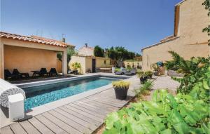 Maisons de vacances Nice home in Narbonne with 4 Bedrooms, Internet and Outdoor swimming pool : photos des chambres