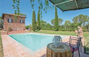 Stunning home in Castiglione del Lago with 6 Bedro - AbcAlberghi.com
