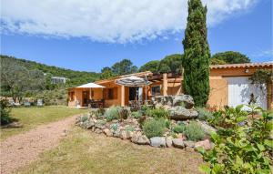 Maisons de vacances Beautiful Home In Porto Vecchio With 3 Bedrooms, Wifi And Outdoor Swimming Pool : photos des chambres