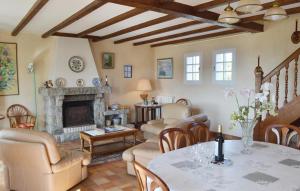 Maisons de vacances Beautiful home in Plomodiern with 3 Bedrooms and WiFi : photos des chambres