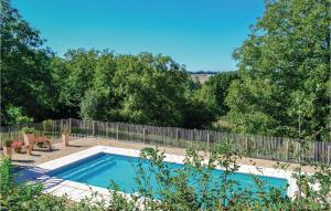 Maisons de vacances Amazing home in Sarrazac with 3 Bedrooms, WiFi and Outdoor swimming pool : photos des chambres