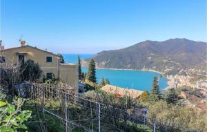 Awesome Home In Moneglia With Kitchen