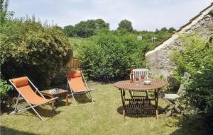 Maisons de vacances Stunning home in Molinot with WiFi : Maison de Vacances