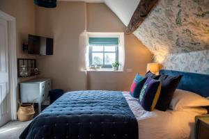 Halford House - Adults Only