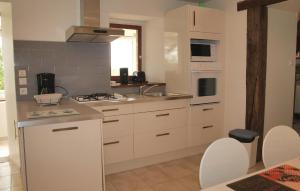 Maisons de vacances Holiday Home Mantallot With Fireplace I : photos des chambres