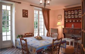 Maisons de vacances Stunning home in Plancot with 3 Bedrooms and WiFi : photos des chambres