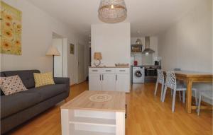 Appartements Stunning apartment in Ajaccio with 1 Bedrooms and WiFi : photos des chambres