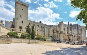 Maisons de vacances Stunning Home In Ste Cecile Les Vignes With Kitchenette : photos des chambres