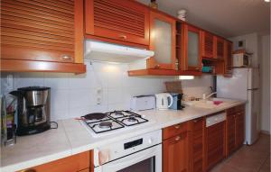 Gorgeous Apartment In Saint Raphael