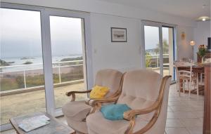 Maisons de vacances 3 Bedroom Lovely Home In Penvenan : photos des chambres