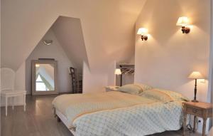 Maisons de vacances 3 Bedroom Lovely Home In Penvenan : photos des chambres