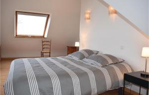 Maisons de vacances 3 Bedroom Lovely Home In Penvenan : photos des chambres