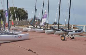 Maisons de vacances 3 Bedroom Lovely Home In Penvenan : photos des chambres