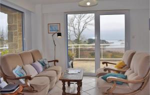 Maisons de vacances 3 Bedroom Lovely Home In Penvenan : photos des chambres