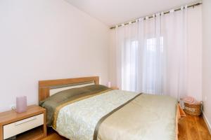 Eastside Apartment Bar