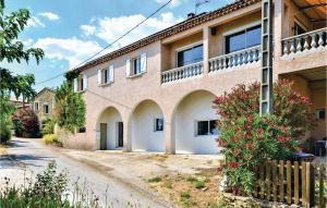 Maisons de vacances Nice Home In Montaren Et St Mediers With Wifi, Private Swimming Pool And Outdoor Swimming Pool : photos des chambres