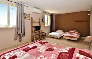 Maisons de vacances Amazing Home In Montaren Et St Mediers With Wifi : photos des chambres