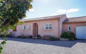 Maisons de vacances Nice Home In Cessenon Sur Orb With 3 Bedrooms, Wifi And Outdoor Swimming Pool : photos des chambres