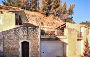 Maisons de vacances Gorgeous Home In Boulbon With Kitchen : photos des chambres