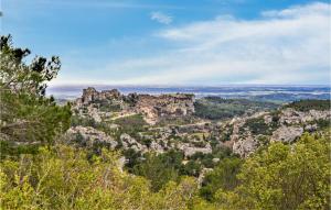 Maisons de vacances Gorgeous Home In Boulbon With Kitchen : photos des chambres
