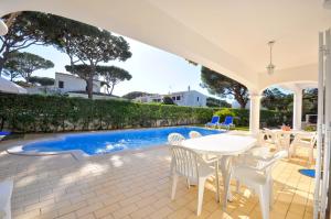 Charming Villa, Private Pool, Walking Distance to Centre, Free AC Wifi