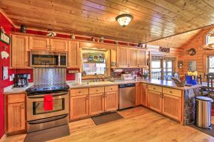 River Dream Cabin on New River w Fire Pit