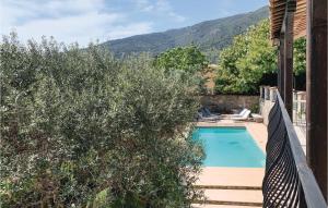 Maisons de vacances Beautiful home in Seillans with 4 Bedrooms, WiFi and Outdoor swimming pool : photos des chambres