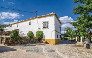 Awesome Home In Rute With Kitchen