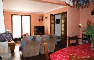 Maisons de vacances Beautiful home in Yvias with 4 Bedrooms and WiFi : photos des chambres