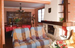 Maisons de vacances Beautiful home in Yvias with 4 Bedrooms and WiFi : photos des chambres