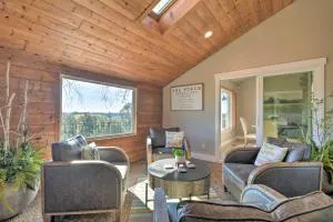 Picturesque Farmhouse on Working Almond Ranch - أوكاديل