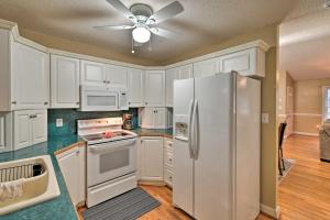 Less Than 1 Mi to Downtown Lillington Home with Deck