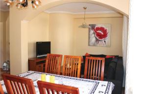 2 Bedroom Lovely Home In Orihuela Costa