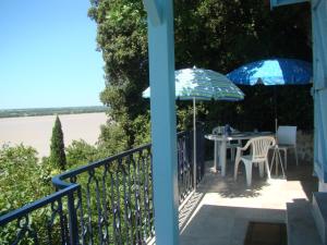 Maisons de vacances Maison dans falaise face a l'estuaire de la Gironde : photos des chambres