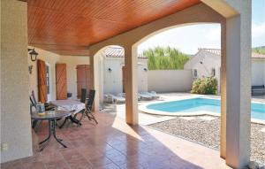 Maisons de vacances Amazing Home In Prades Sur Vernazobre With 3 Bedrooms, Wifi And Outdoor Swimming Pool : photos des chambres