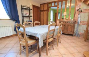 Maisons de vacances Awesome home in Criquetot-lEsneval with 3 Bedrooms and WiFi : photos des chambres