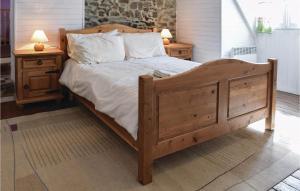 Maisons de vacances 3 Bedroom Gorgeous Home In Pont Douilly : photos des chambres