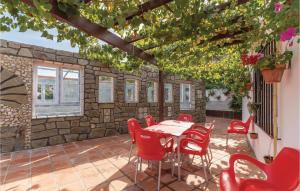 13 Bedroom Cozy Home In Sayalonga