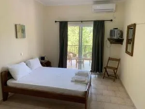 Despina Studios Raxes Ikaria # 1 - Kouniádhoi