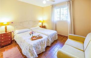 Lovely Home In Tomares With Kitchen